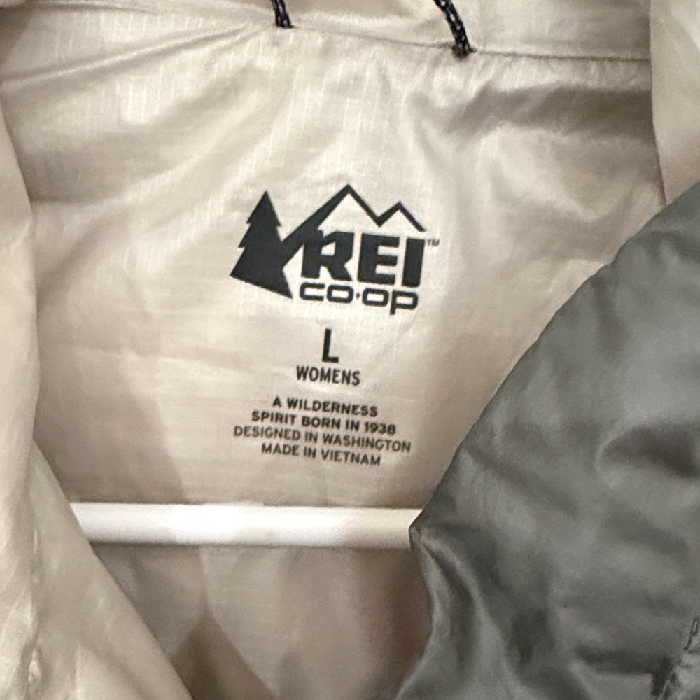 REI Women's Green Puffer Coat - Picture 2 of 8